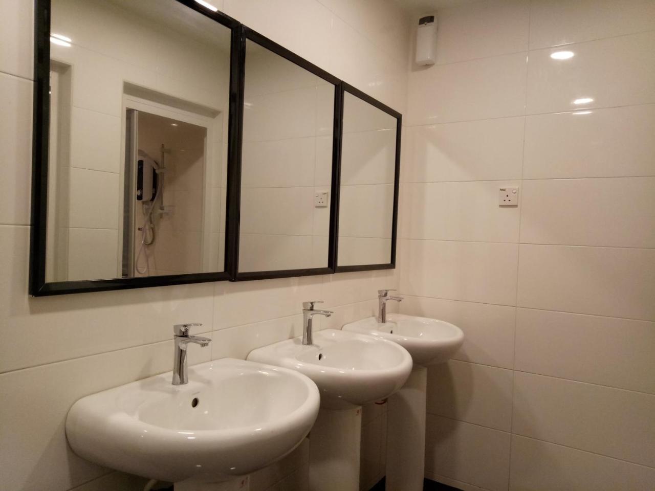 Riccarton Jonkerview Cottage Hotel Malacca ภายนอก รูปภาพ